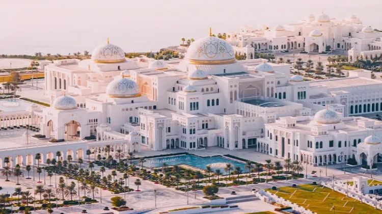 Cultural Dive at Qasr Al Watan